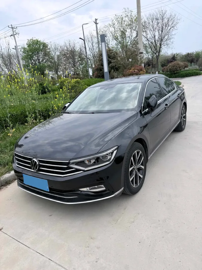 2020 Volkswagen Magotan 2.0T 186HP L4 7DCT,autocango,china used car exporter,china ev exporter,chinese used car exporter,chinese used ev exporter