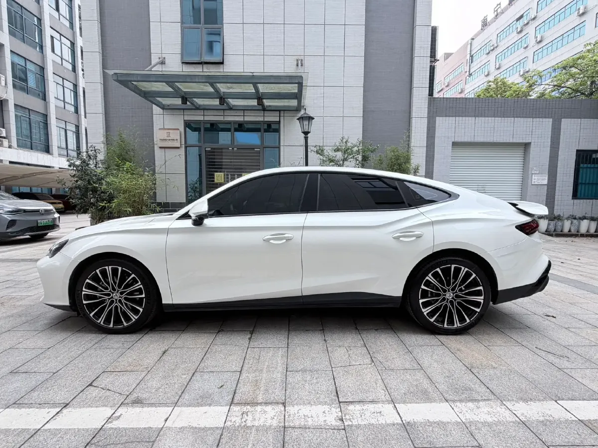 2023 MG 7 2.0T 261HP L4 9AT,autocango,china used car exporter,china ev exporter,chinese used car exporter,chinese used ev exporter
