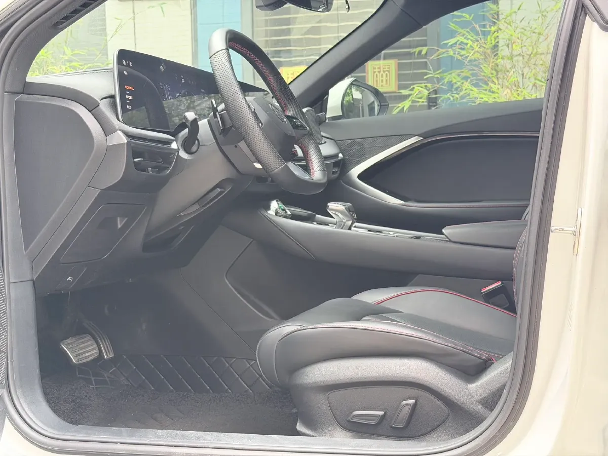 2023 MG 7 2.0T 261HP L4 9AT,autocango,china used car exporter,china ev exporter,chinese used car exporter,chinese used ev exporter