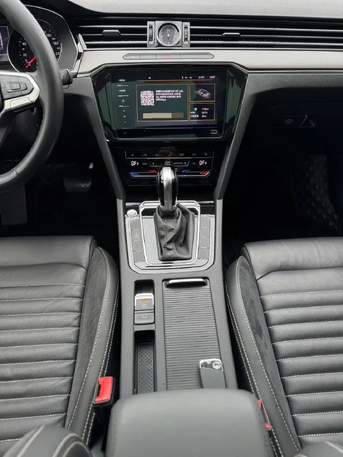 2020 Volkswagen Magotan 2.0T 186HP L4 7DCT,autocango,china used car exporter,china ev exporter,chinese used car exporter,chinese used ev exporter