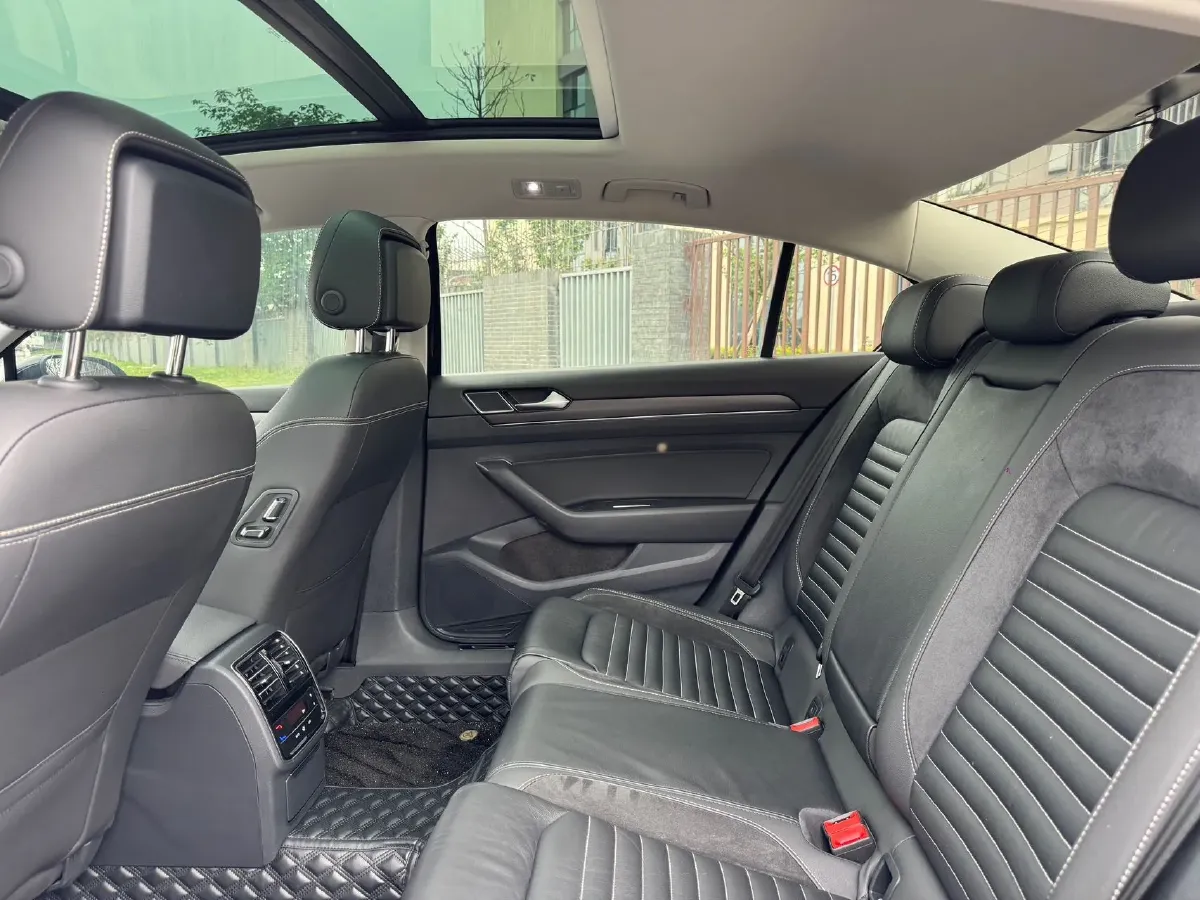 2020 Volkswagen Magotan 2.0T 186HP L4 7DCT,autocango,china used car exporter,china ev exporter,chinese used car exporter,chinese used ev exporter