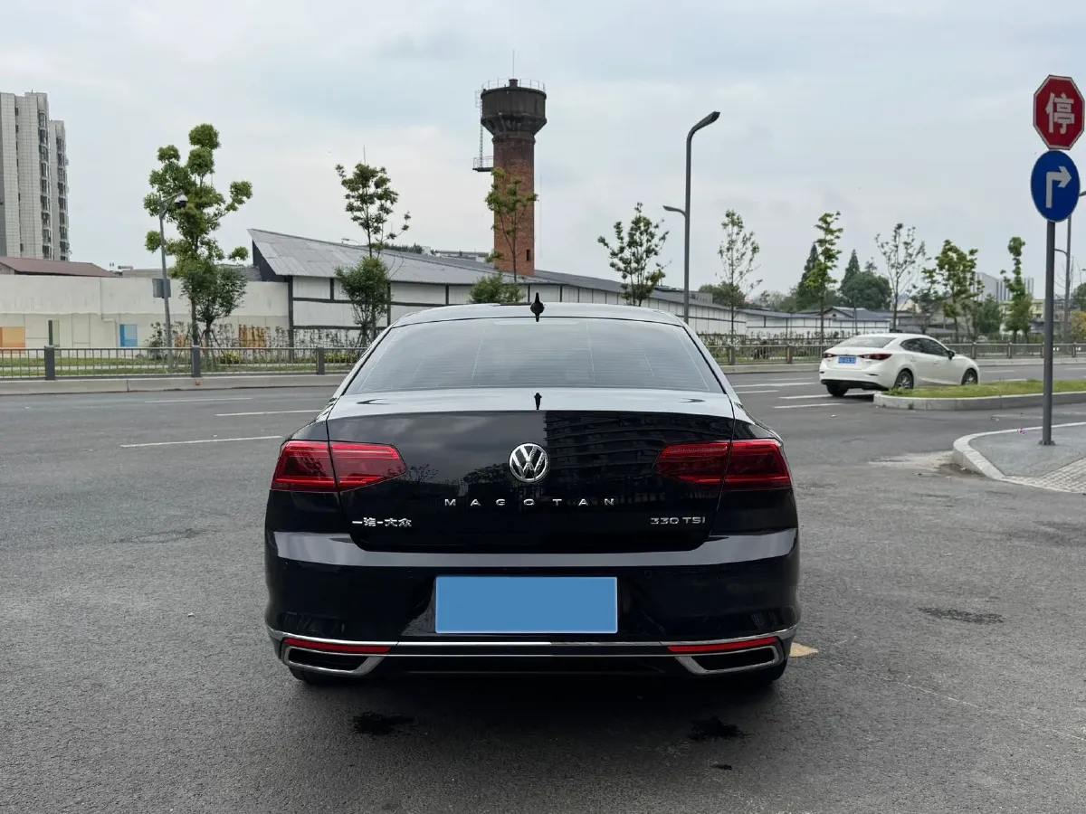 2020 Volkswagen Magotan 2.0T 186HP L4 7DCT,autocango,china used car exporter,china ev exporter,chinese used car exporter,chinese used ev exporter