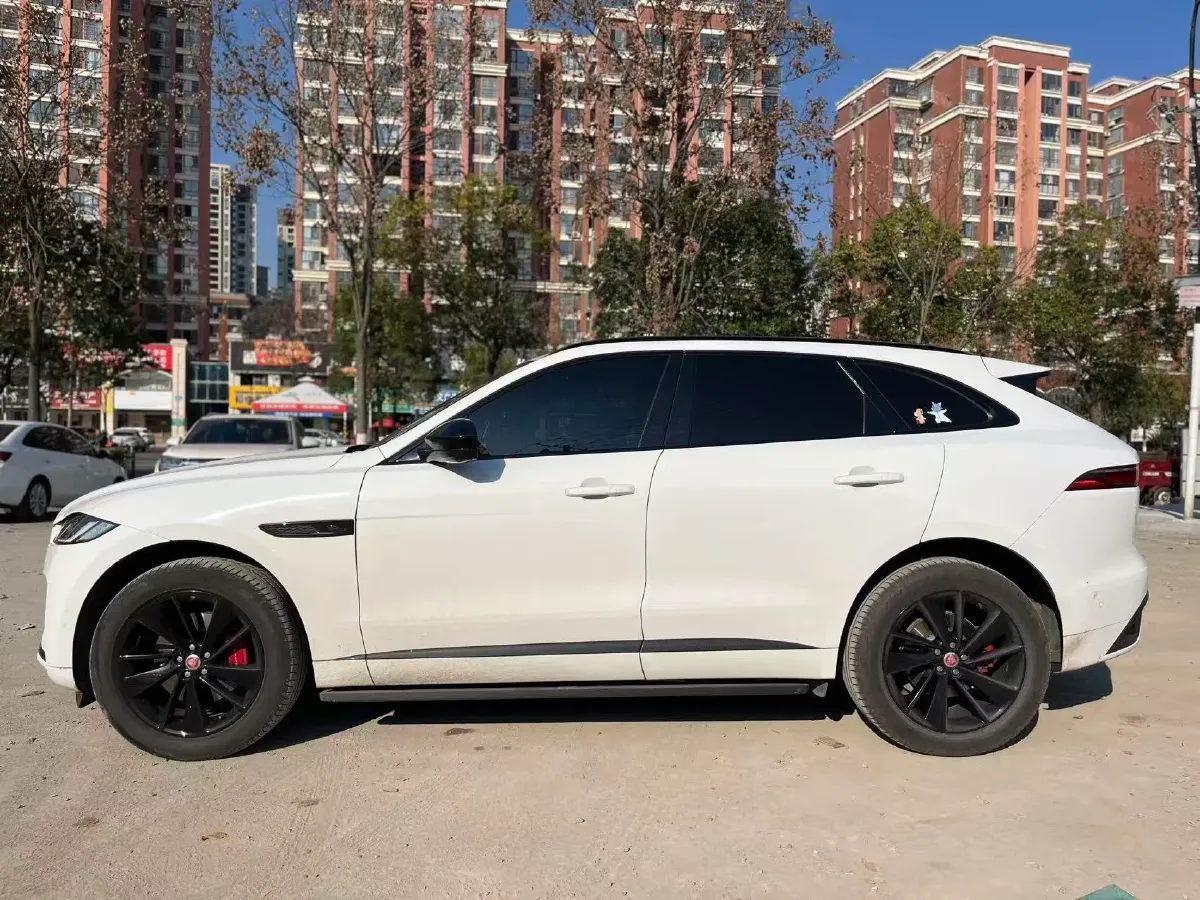2022 Jaguar F-PACE 2.0T 250HP L4 8AT,autocango,china used car exporter,china ev exporter,chinese used car exporter,chinese used ev exporter