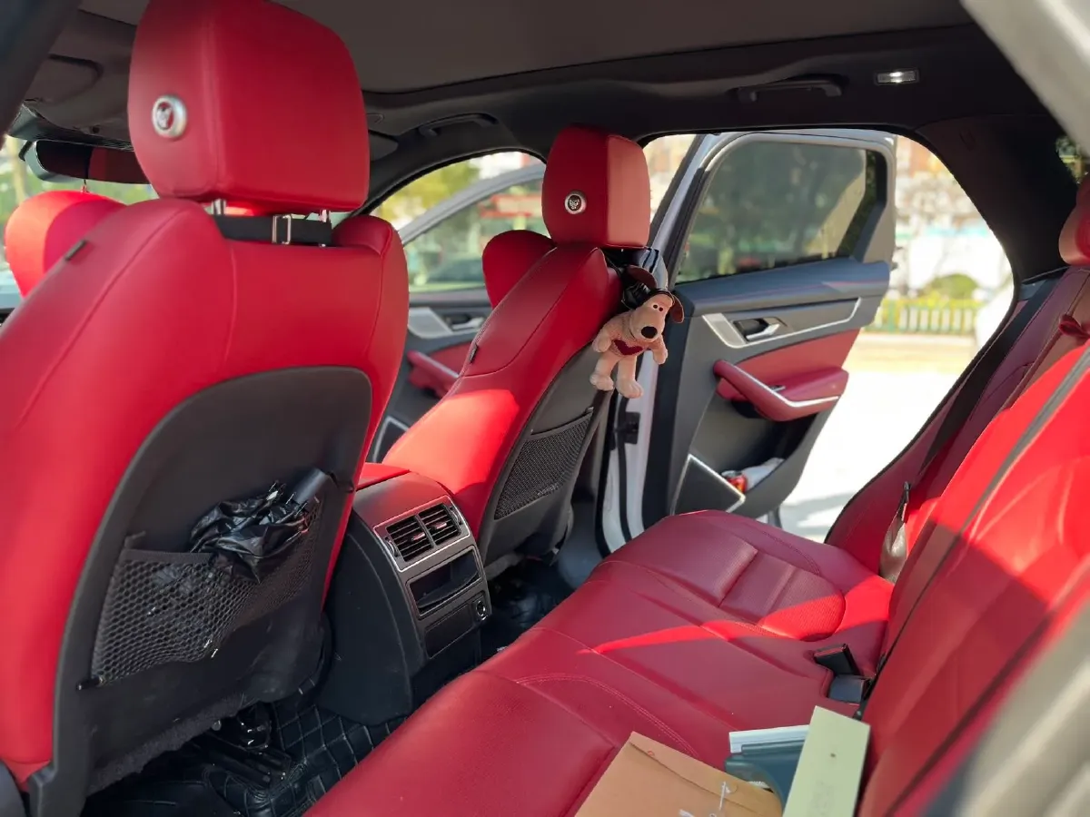 2022 Jaguar F-PACE 2.0T 250HP L4 8AT,autocango,china used car exporter,china ev exporter,chinese used car exporter,chinese used ev exporter