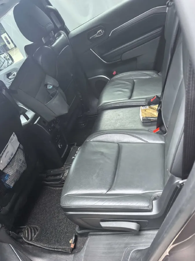 2018 Jeep Grand Commander 2.0T 265HP L4 9AT,autocango,china used car exporter,china ev exporter,chinese used car exporter,chinese used ev exporter