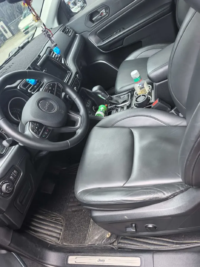 2018 Jeep Grand Commander 2.0T 265HP L4 9AT,autocango,china used car exporter,china ev exporter,chinese used car exporter,chinese used ev exporter