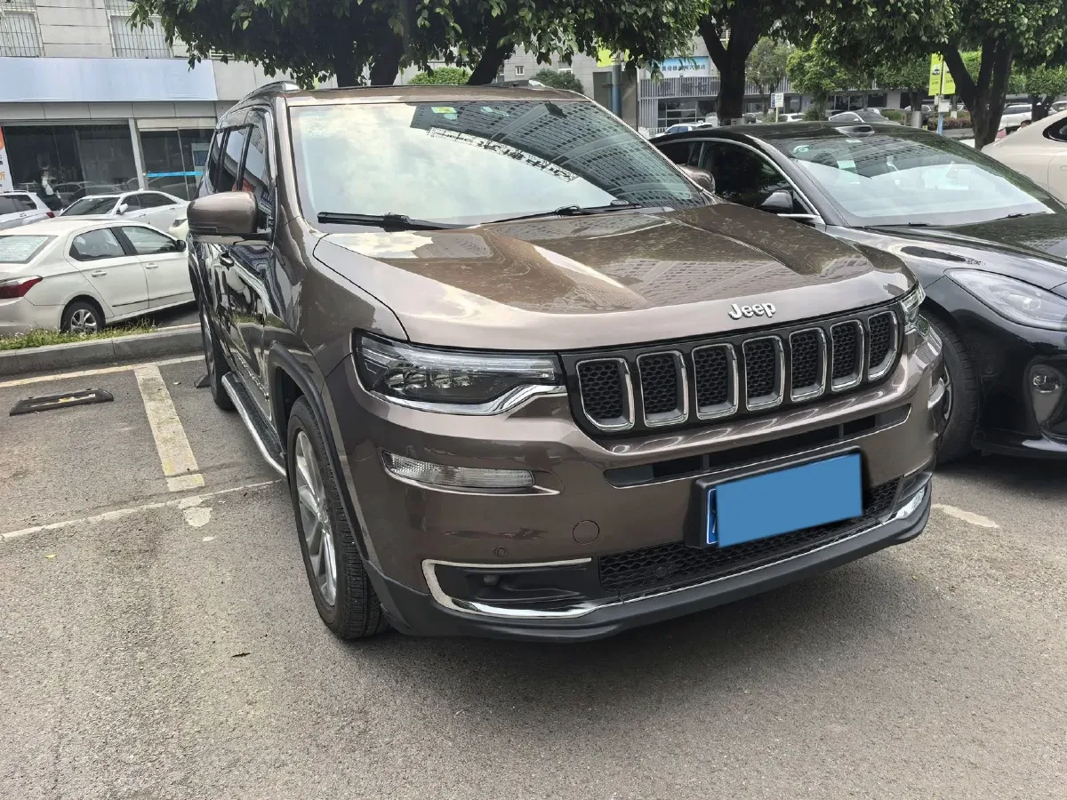 2018 Jeep Grand Commander 2.0T 265HP L4 9AT,autocango,china used car exporter,china ev exporter,chinese used car exporter,chinese used ev exporter