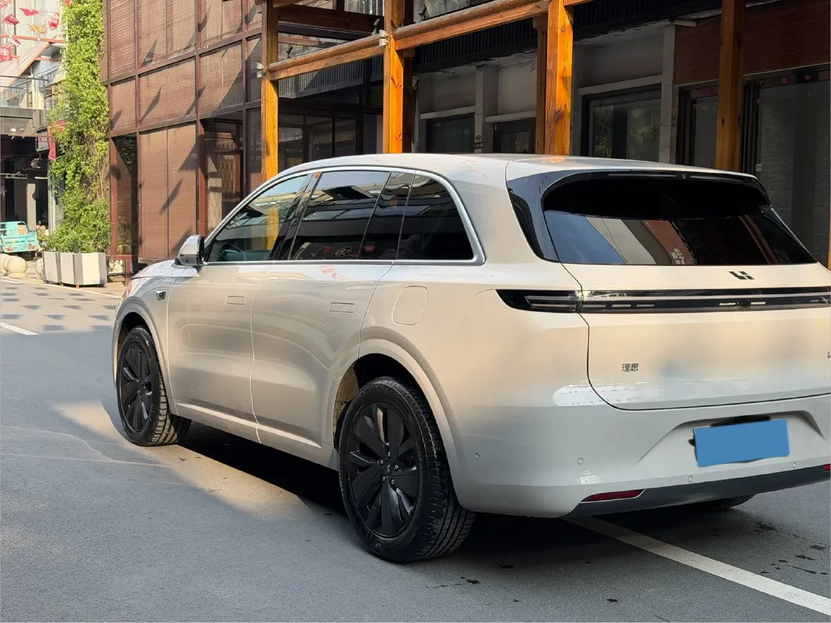 2025 Li L6 Range Extended 154HP L4 REEV,autocango,china used car exporter,china ev exporter,chinese used car exporter,chinese used ev exporter
