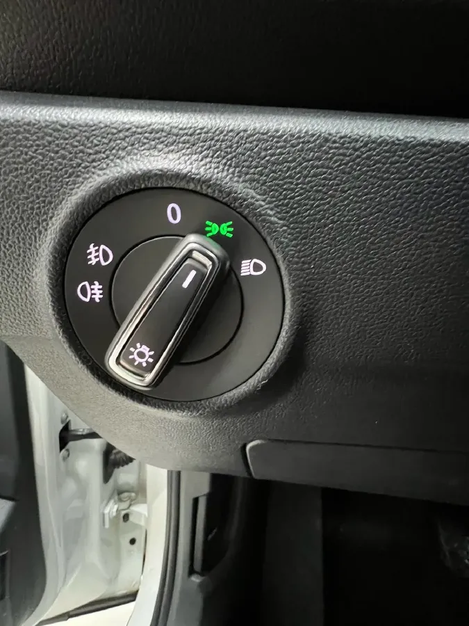 2022 Volkswagen T-Roc 1.4T 150HP L4 7DCT,autocango,china used car exporter,china ev exporter,chinese used car exporter,chinese used ev exporter