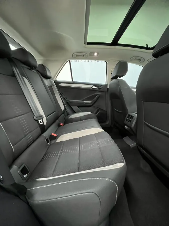 2022 Volkswagen T-Roc 1.4T 150HP L4 7DCT,autocango,china used car exporter,china ev exporter,chinese used car exporter,chinese used ev exporter