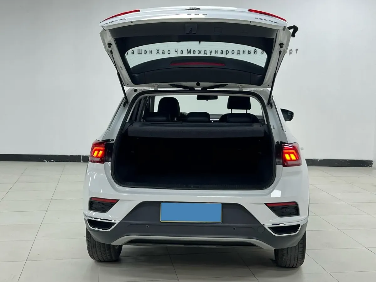 2022 Volkswagen T-Roc 1.4T 150HP L4 7DCT,autocango,china used car exporter,china ev exporter,chinese used car exporter,chinese used ev exporter