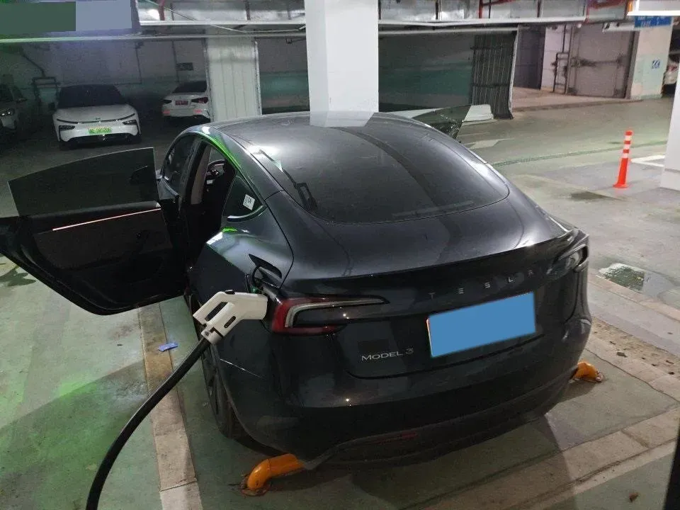 2025 Tesla Model 3 BEV 62.5KWH,autocango,china used car exporter,china ev exporter,chinese used car exporter,chinese used ev exporter