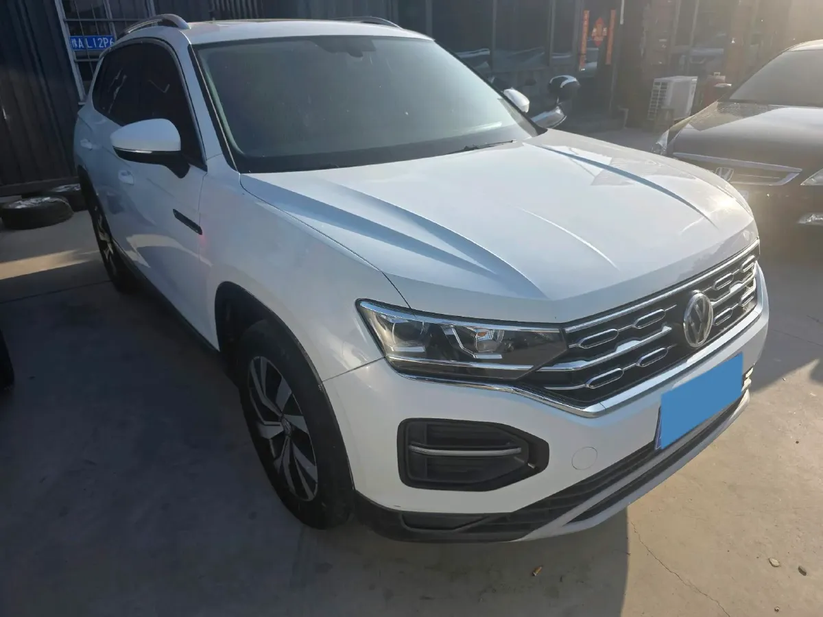 2019 MINI CLUBMAN 1.5T 102HP L3 6AT,autocango,china used car exporter,china ev exporter,chinese used car exporter,chinese used ev exporter