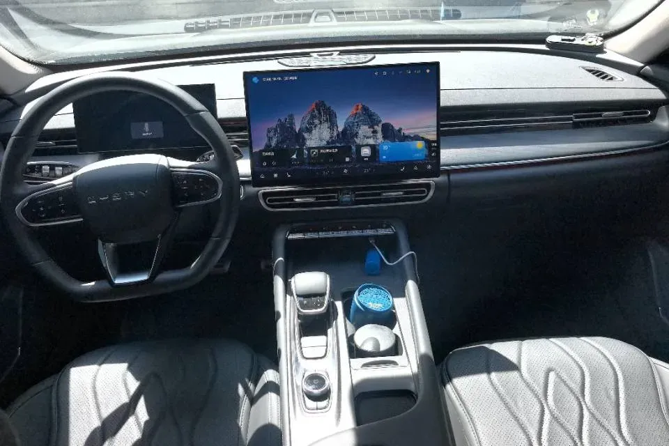 2025 Chery Arrizo 8 Pro 2.0T 254HP L4 7DCT,autocango,china used car exporter,china ev exporter,chinese used car exporter,chinese used ev exporter