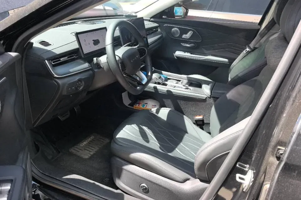 2025 Chery Arrizo 8 Pro 2.0T 254HP L4 7DCT,autocango,china used car exporter,china ev exporter,chinese used car exporter,chinese used ev exporter