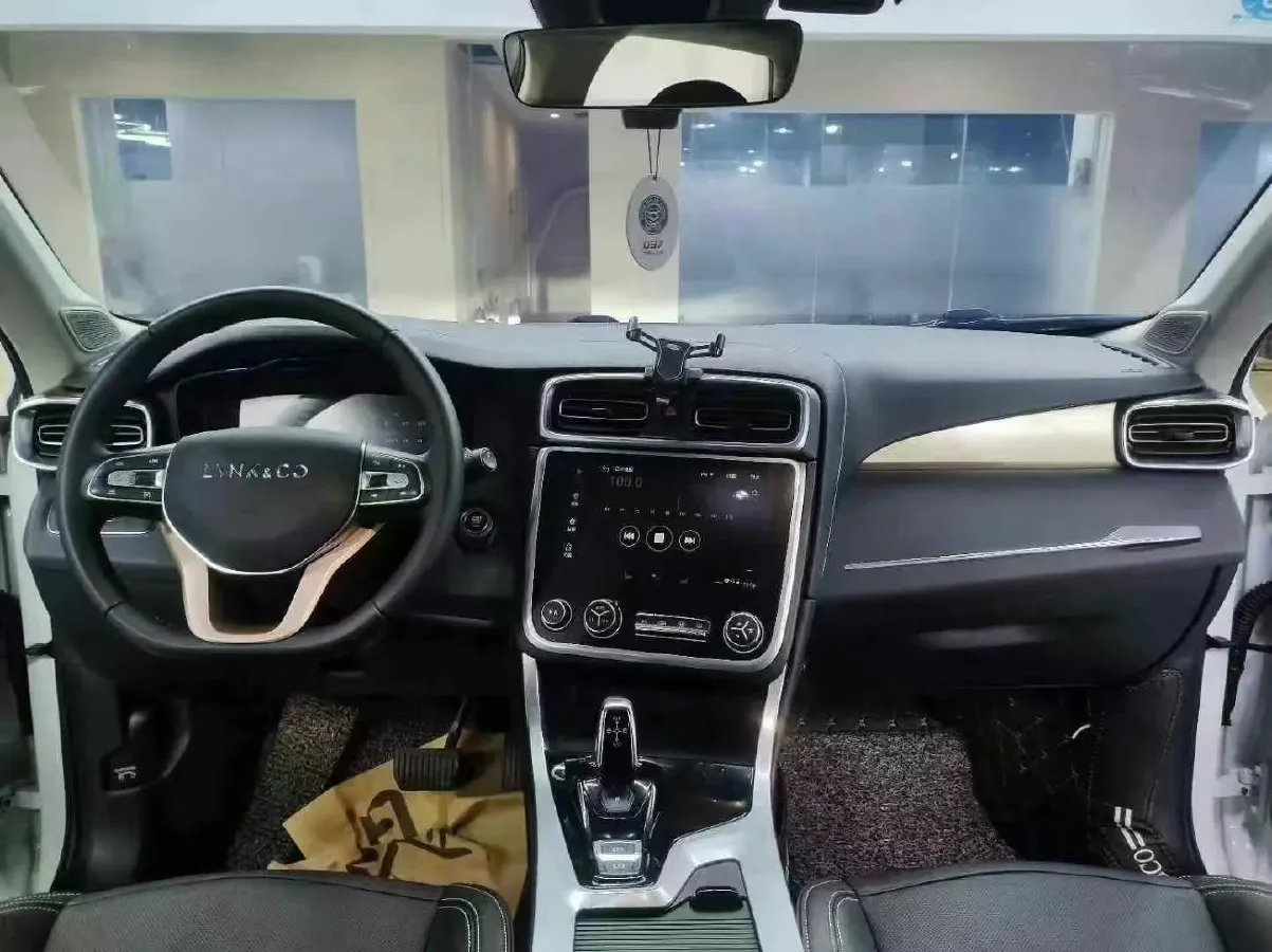 2019 LYNK&CO 01 2.0T 190HP L4 7DCT,autocango,china used car exporter,china ev exporter,chinese used car exporter,chinese used ev exporter