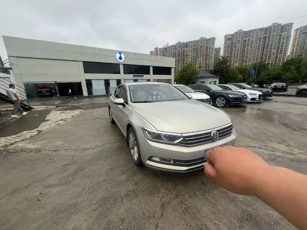 2019 Volkswagen Magotan 2.0T 186HP L4 7DCT,autocango,china used car exporter,china ev exporter,chinese used car exporter,chinese used ev exporter