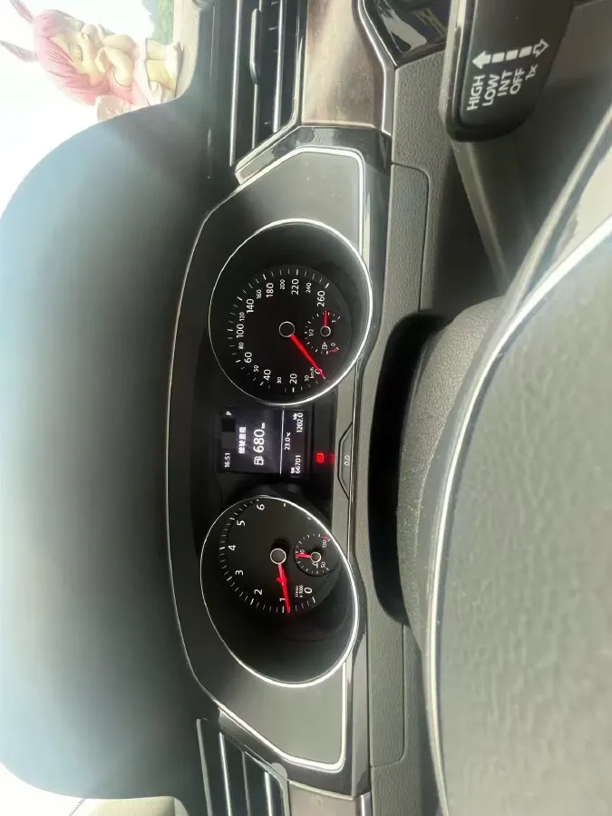 2019 Volkswagen Magotan 2.0T 186HP L4 7DCT,autocango,china used car exporter,china ev exporter,chinese used car exporter,chinese used ev exporter