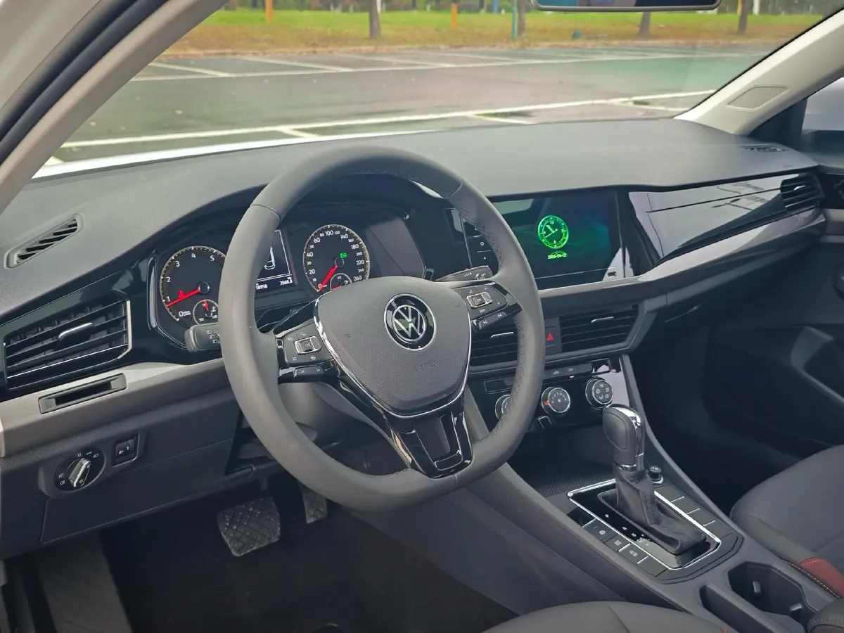 2021 Volkswagen Bora 1.5L 113HP L4 6AT,autocango,china used car exporter,china ev exporter,chinese used car exporter,chinese used ev exporter