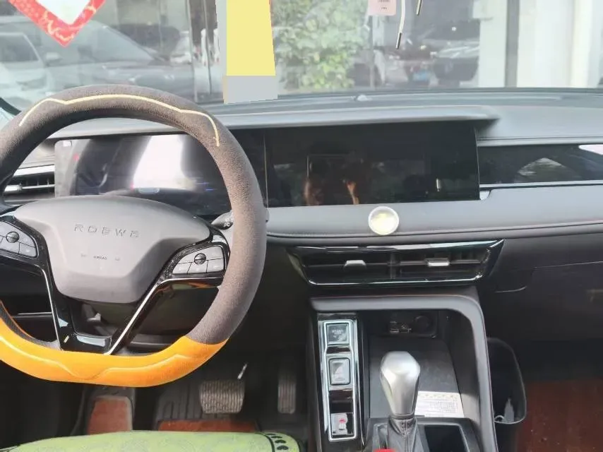 2024 Roewe i5 1.5L 129HP L4 CVT,autocango,china used car exporter,china ev exporter,chinese used car exporter,chinese used ev exporter