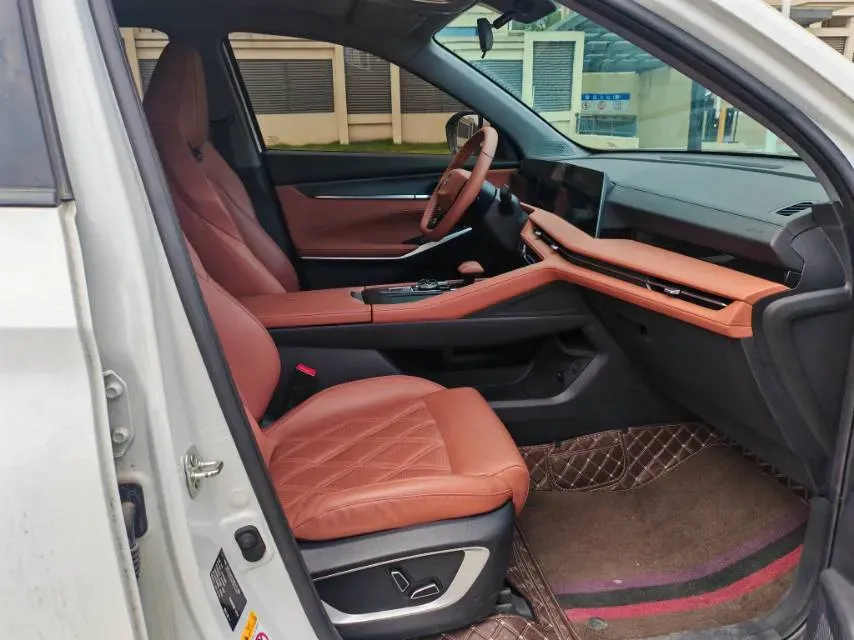 2023 ChangAn CS75 Plus 1.5T 188HP L4 8AT,autocango,china used car exporter,china ev exporter,chinese used car exporter,chinese used ev exporter