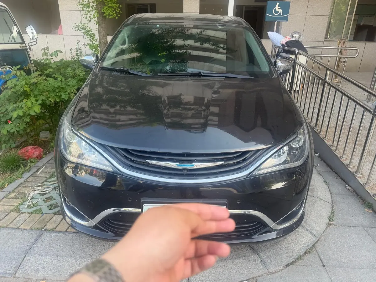 2018 Chrysler Pacifica 3.6L 245HP V6 E-CVT PHEV 16KWH,autocango,china used car exporter,china ev exporter,chinese used car exporter,chinese used ev exporter