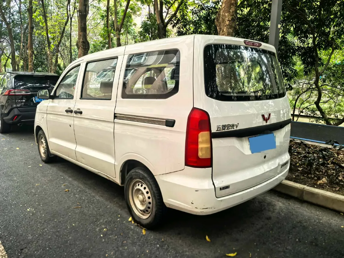 2019 WuLing HongGuang V 1.5L 99HP L4 6MT,autocango,china used car exporter,china ev exporter,chinese used car exporter,chinese used ev exporter