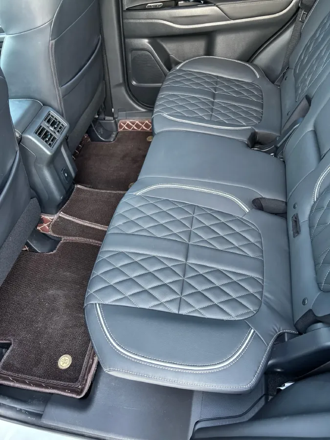 2021 Mitsubishi Outlander 2.4L 192HP L4 CVT,autocango,china used car exporter,china ev exporter,chinese used car exporter,chinese used ev exporter