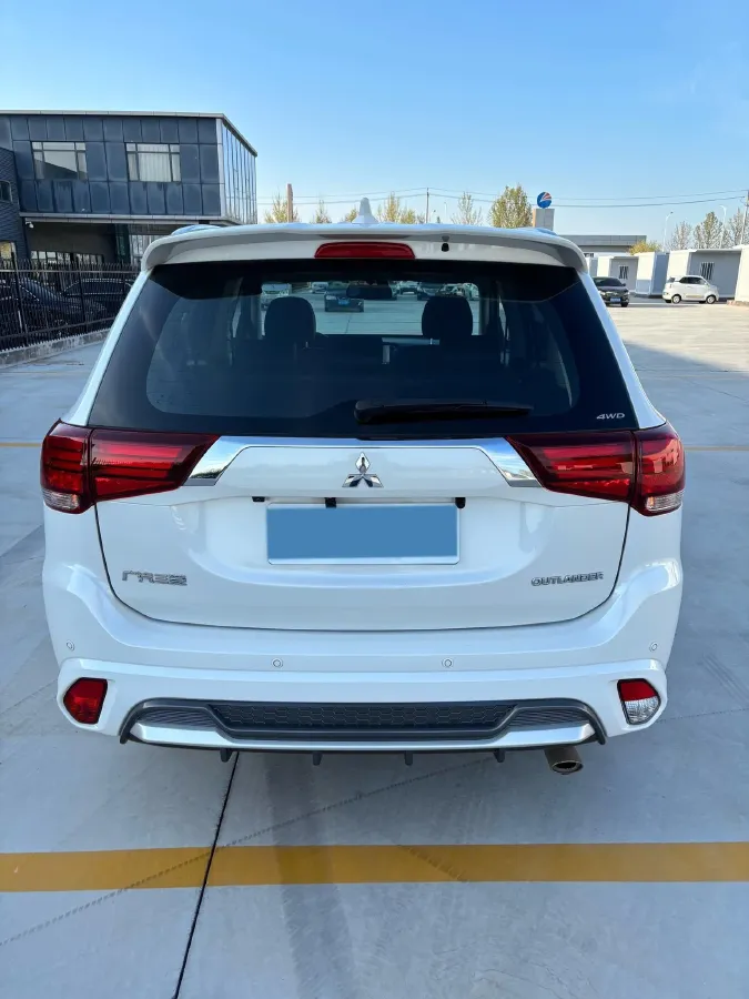 2021 Mitsubishi Outlander 2.4L 192HP L4 CVT,autocango,china used car exporter,china ev exporter,chinese used car exporter,chinese used ev exporter