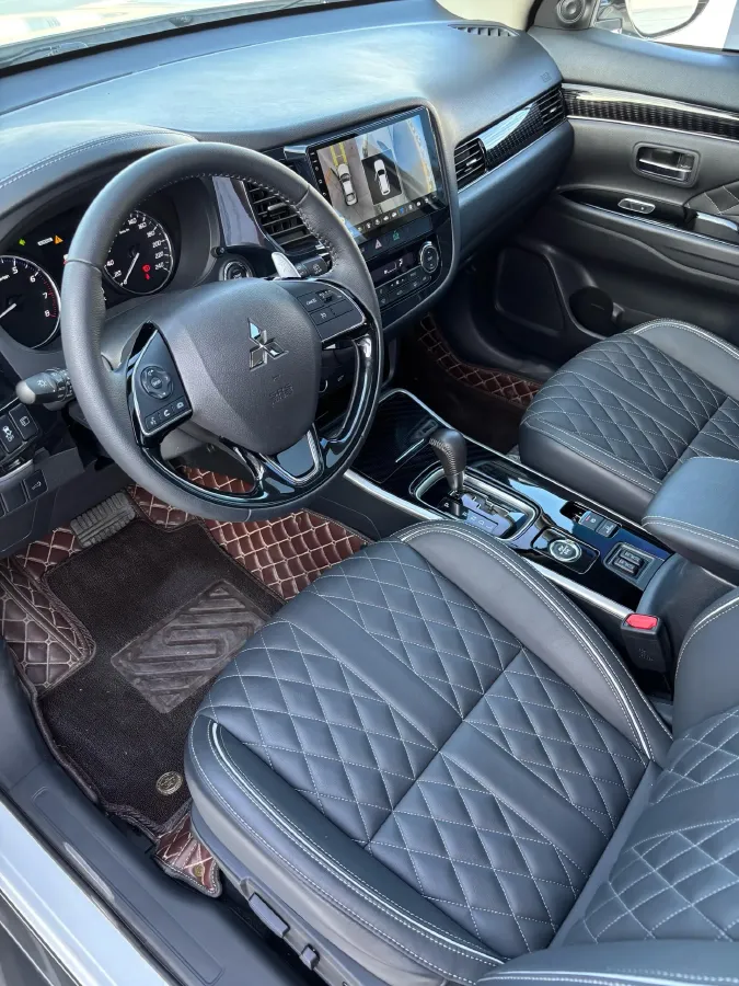 2021 Mitsubishi Outlander 2.4L 192HP L4 CVT,autocango,china used car exporter,china ev exporter,chinese used car exporter,chinese used ev exporter