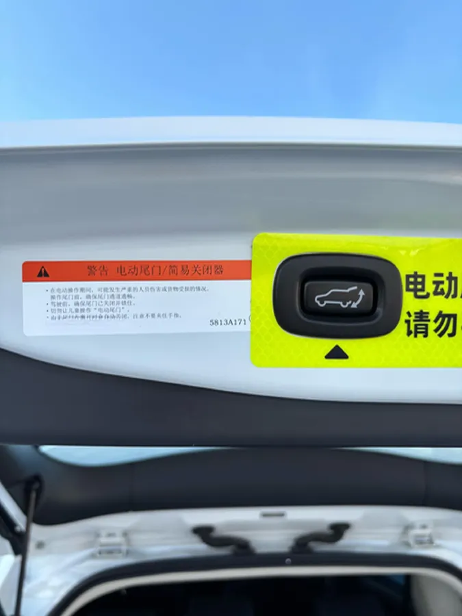 2021 Mitsubishi Outlander 2.4L 192HP L4 CVT,autocango,china used car exporter,china ev exporter,chinese used car exporter,chinese used ev exporter