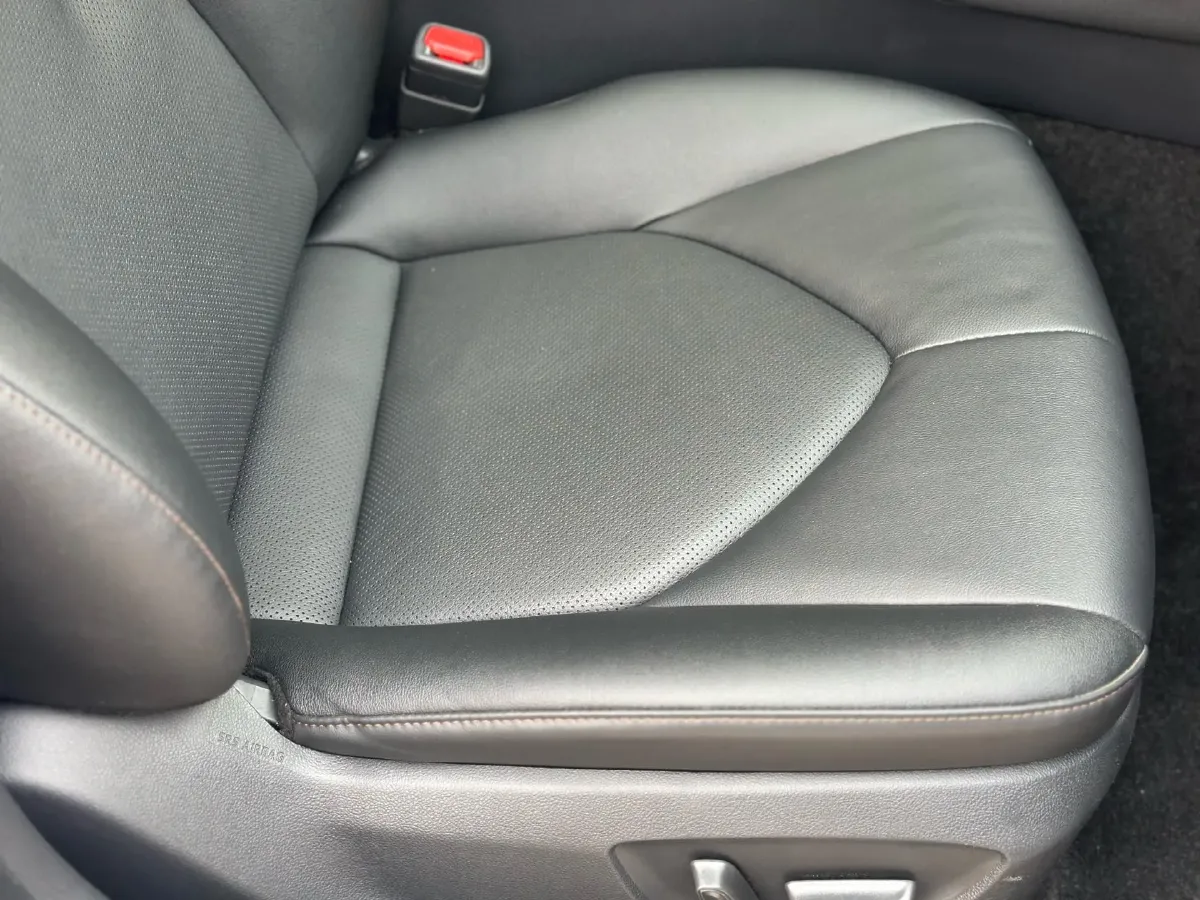 2021 Toyota Camry 2.5L 209HP L4 8AT,autocango,china used car exporter,china ev exporter,chinese used car exporter,chinese used ev exporter