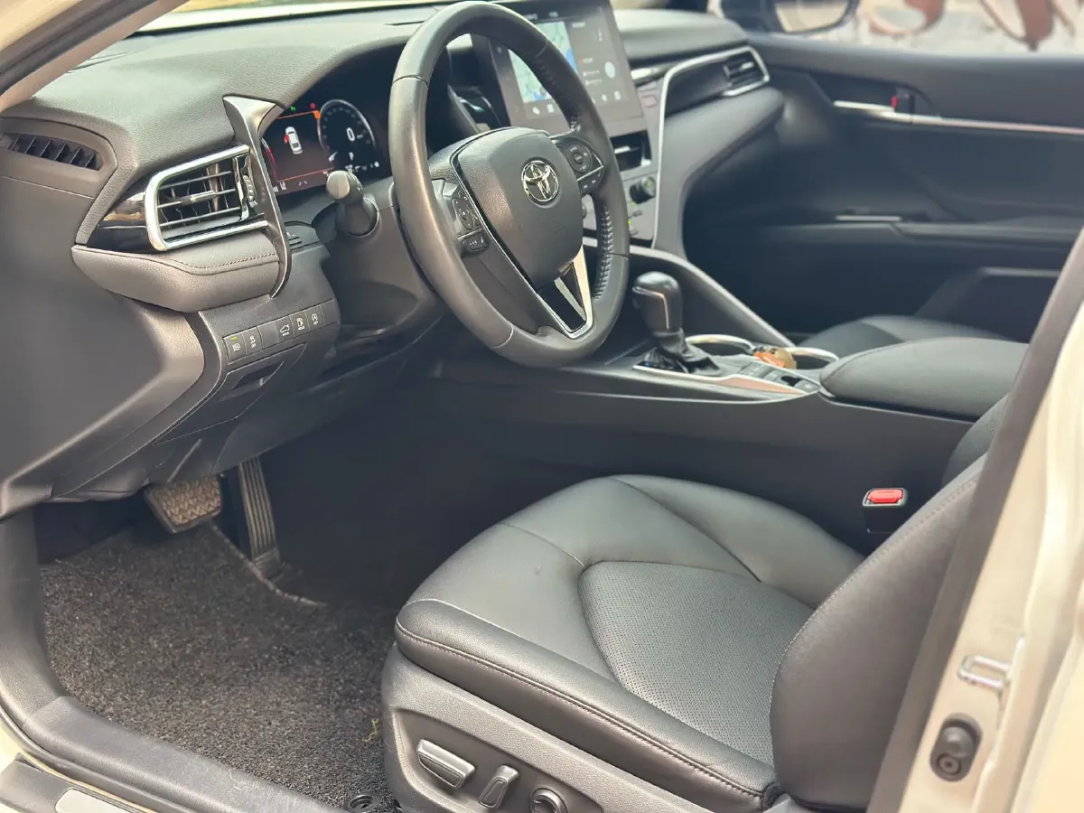 2021 Toyota Camry 2.5L 209HP L4 8AT,autocango,china used car exporter,china ev exporter,chinese used car exporter,chinese used ev exporter