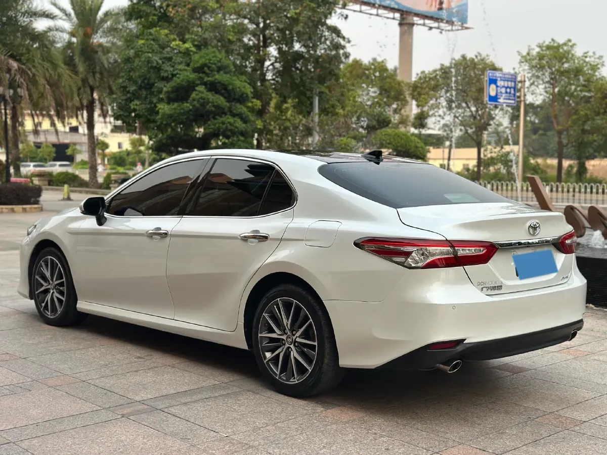 2021 Toyota Camry 2.5L 209HP L4 8AT,autocango,china used car exporter,china ev exporter,chinese used car exporter,chinese used ev exporter