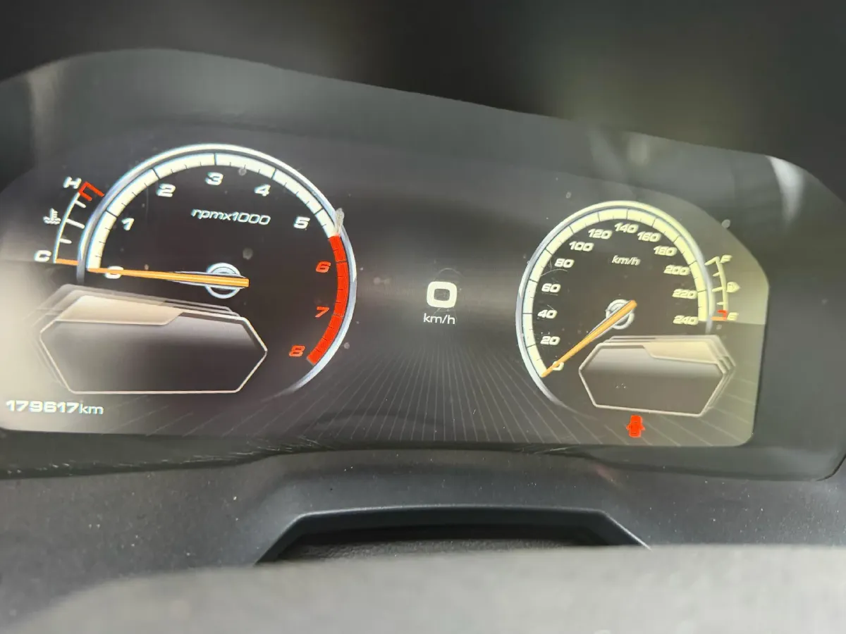 2017 WEY VV7 2.0T 234HP L4 7DCT,autocango,china used car exporter,china ev exporter,chinese used car exporter,chinese used ev exporter