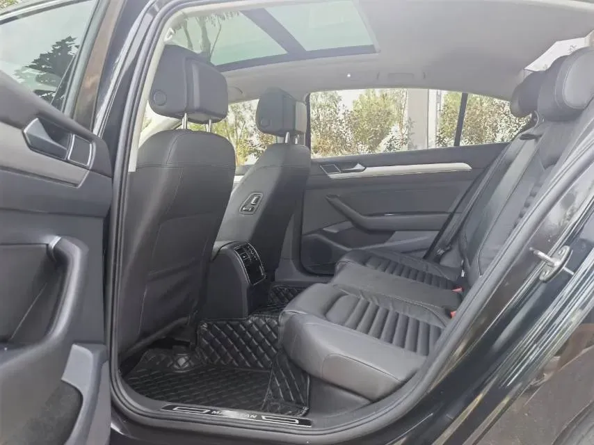 2018 Volkswagen Magotan 1.8T 180HP L4 7DCT,autocango,china used car exporter,china ev exporter,chinese used car exporter,chinese used ev exporter