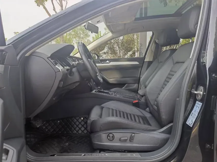 2018 Volkswagen Magotan 1.8T 180HP L4 7DCT,autocango,china used car exporter,china ev exporter,chinese used car exporter,chinese used ev exporter