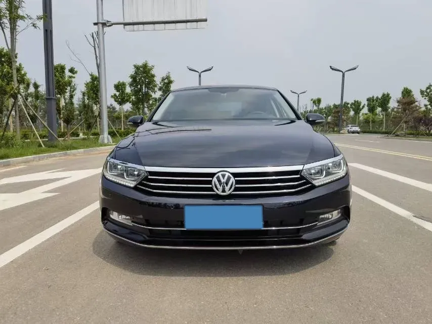 2018 Volkswagen Magotan 1.8T 180HP L4 7DCT,autocango,china used car exporter,china ev exporter,chinese used car exporter,chinese used ev exporter