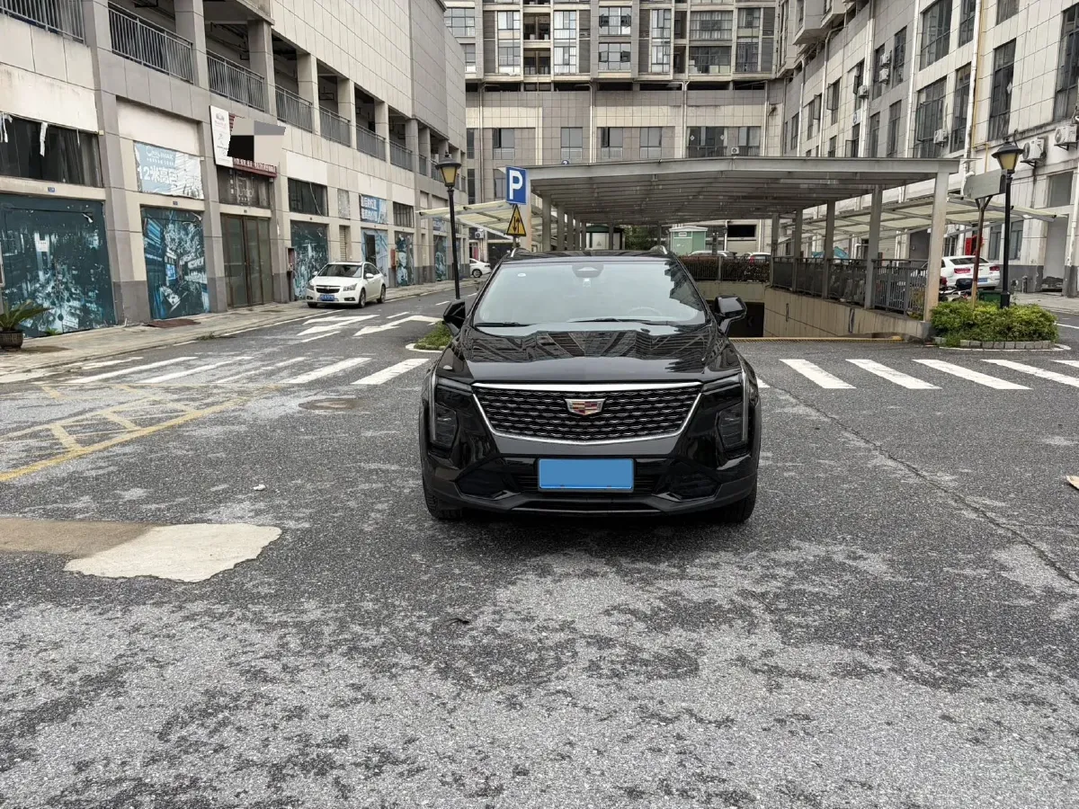 2024 Cadillac XT4 2.0T 237HP L4 9AT,autocango,china used car exporter,china ev exporter,chinese used car exporter,chinese used ev exporter