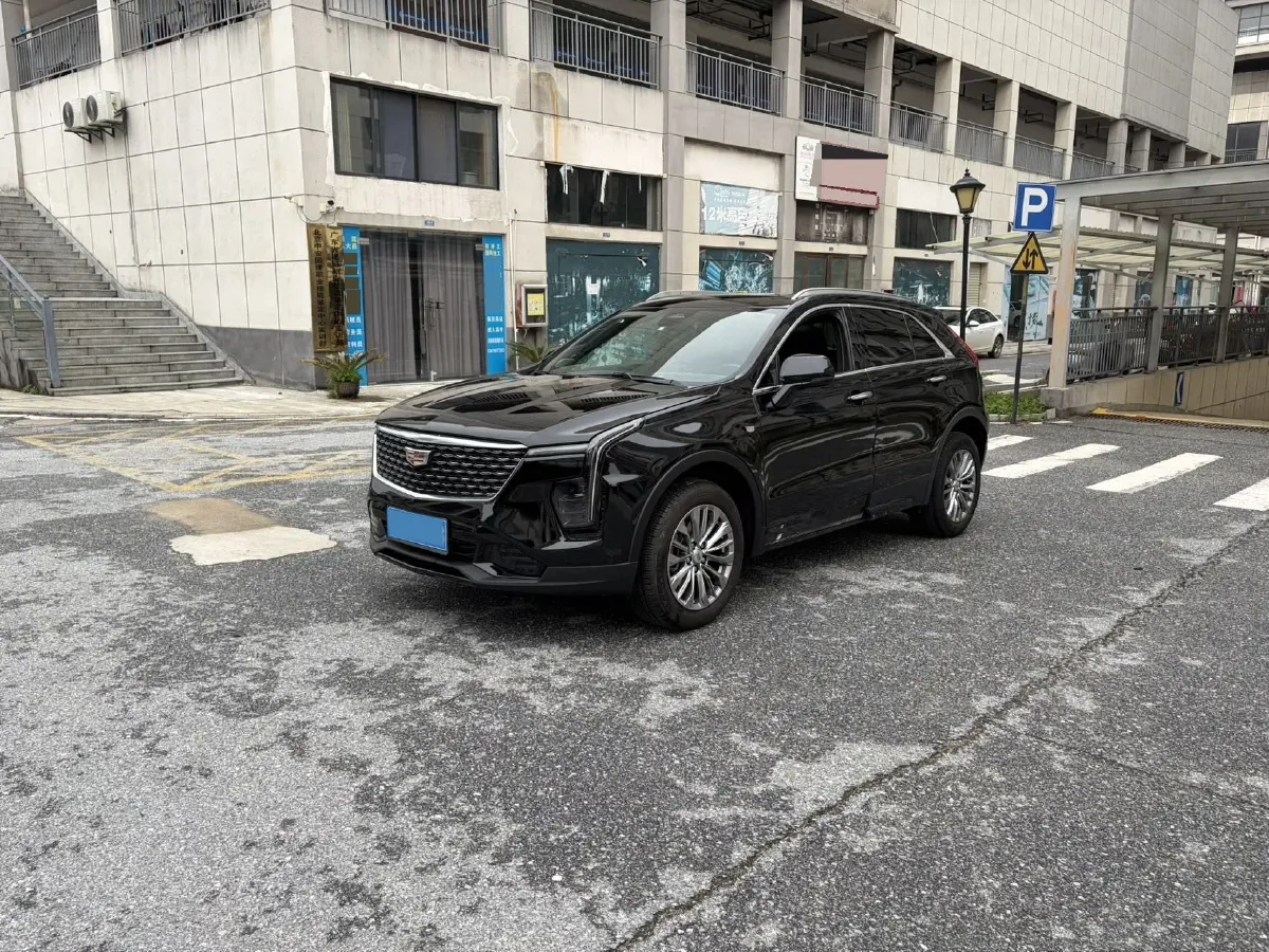 2024 Cadillac XT4 2.0T 237HP L4 9AT,autocango,china used car exporter,china ev exporter,chinese used car exporter,chinese used ev exporter