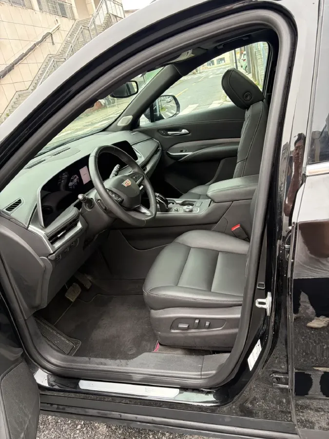 2024 Cadillac XT4 2.0T 237HP L4 9AT,autocango,china used car exporter,china ev exporter,chinese used car exporter,chinese used ev exporter