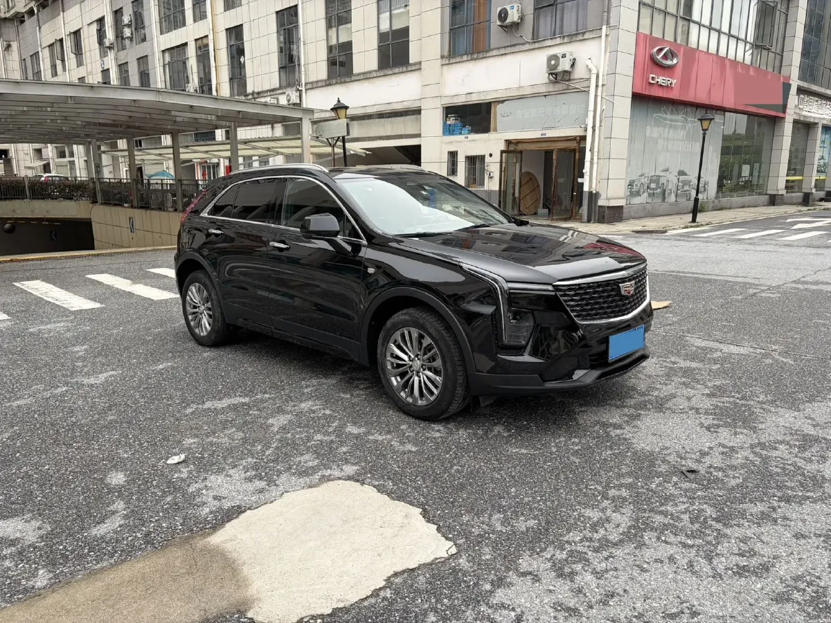 2024 Cadillac XT4 2.0T 237HP L4 9AT,autocango,china used car exporter,china ev exporter,chinese used car exporter,chinese used ev exporter
