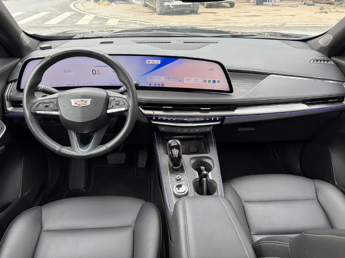 2024 Cadillac XT4 2.0T 237HP L4 9AT,autocango,china used car exporter,china ev exporter,chinese used car exporter,chinese used ev exporter