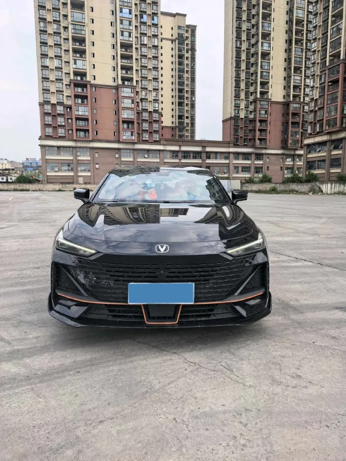 2023 ChangAn UNI-V 1.5T 188HP L4 7DCT,autocango,china used car exporter,china ev exporter,chinese used car exporter,chinese used ev exporter