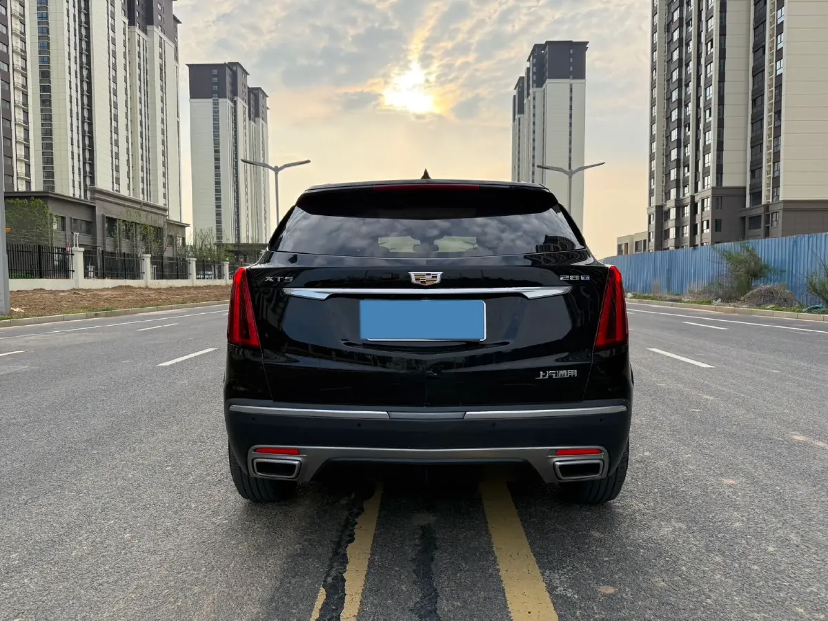 2022 Cadillac XT5 2.0T 237HP L4 9AT,autocango,china used car exporter,china ev exporter,chinese used car exporter,chinese used ev exporter