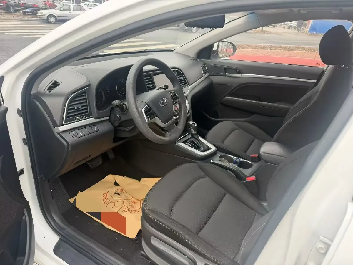 2016 Hyundai Elantra 1.6L 130HP L4 6AT,autocango,china used car exporter,china ev exporter,chinese used car exporter,chinese used ev exporter