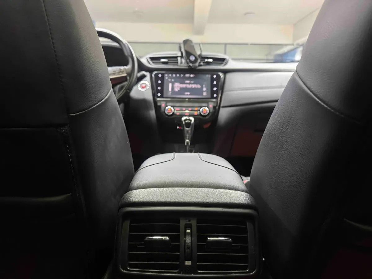 2022 Nissan X-Trail 2.0L 151HP L4 CVT,autocango,china used car exporter,china ev exporter,chinese used car exporter,chinese used ev exporter