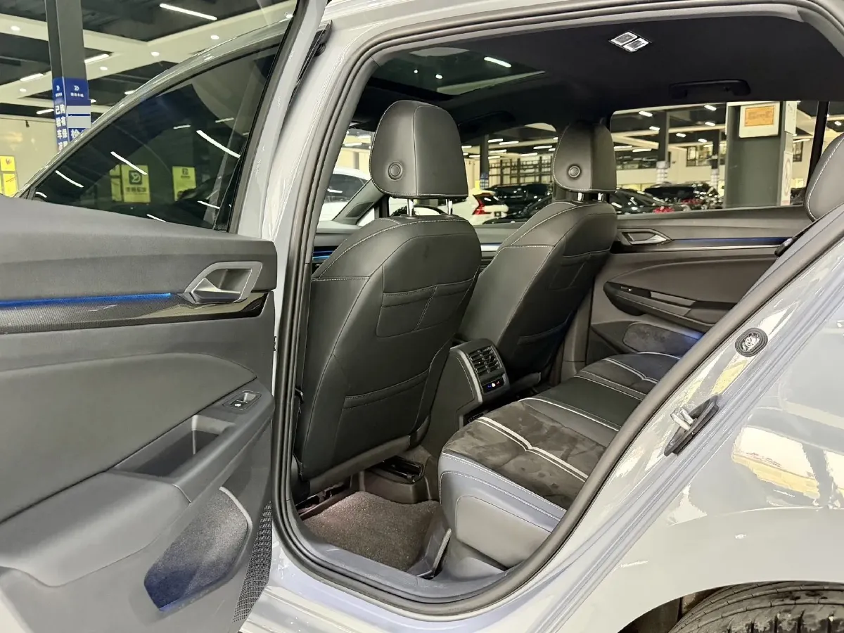 2023 Volkswagen Golf 1.4T 150HP L4 7DCT,autocango,china used car exporter,china ev exporter,chinese used car exporter,chinese used ev exporter