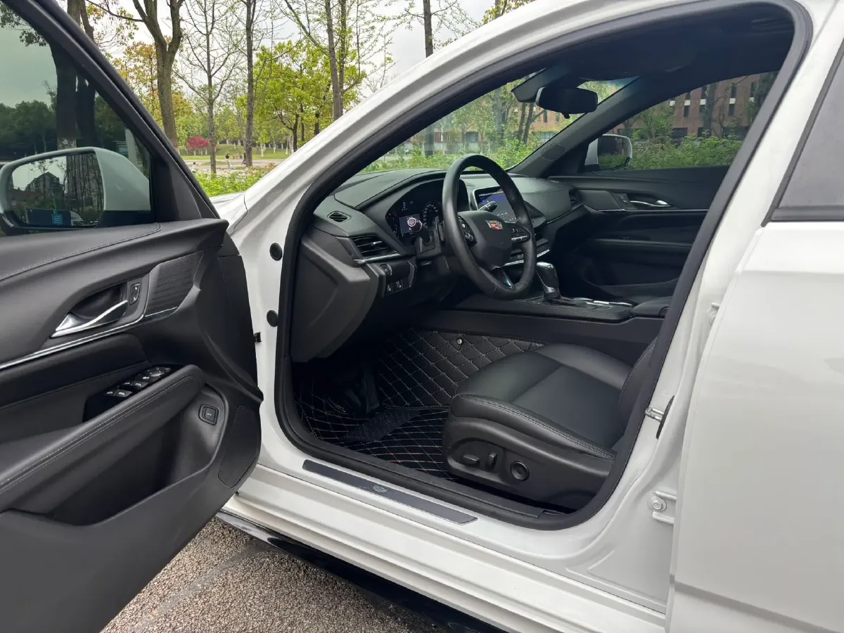 2021 Cadillac CT4 2.0T 237HP L4 8AT,autocango,china used car exporter,china ev exporter,chinese used car exporter,chinese used ev exporter