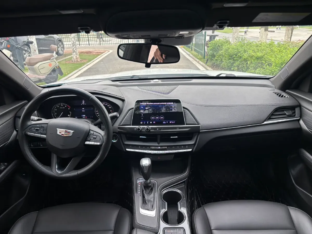 2021 Cadillac CT4 2.0T 237HP L4 8AT,autocango,china used car exporter,china ev exporter,chinese used car exporter,chinese used ev exporter